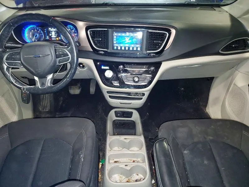 2021 CHRYSLER VOYAGER LX  