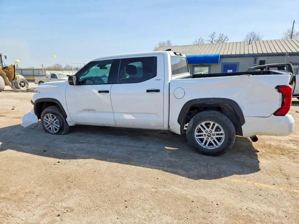 2022 TOYOTA TUNDRA SR5  