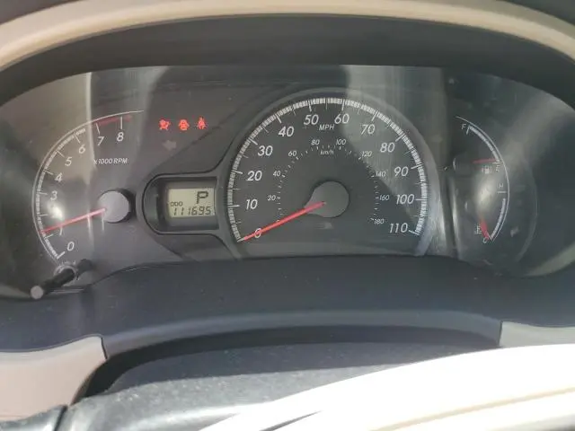 2013 TOYOTA SIENNA LE  