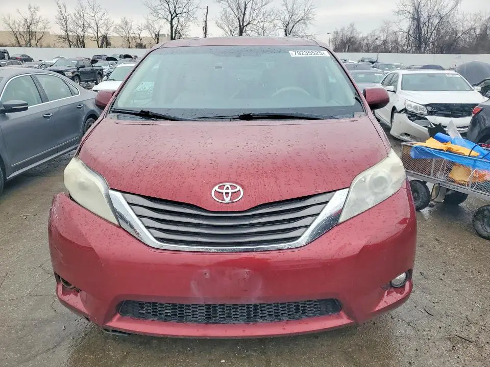 2012 TOYOTA SIENNA XLE 8-PASSENGER  
