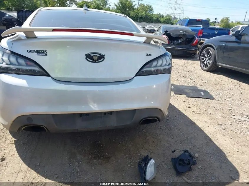 2012 HYUNDAI GENESIS 3.8 TRACK