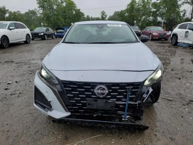 2023 NISSAN ALTIMA SR  