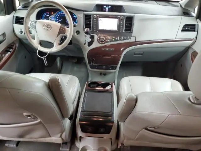 2012 TOYOTA SIENNA XLE  