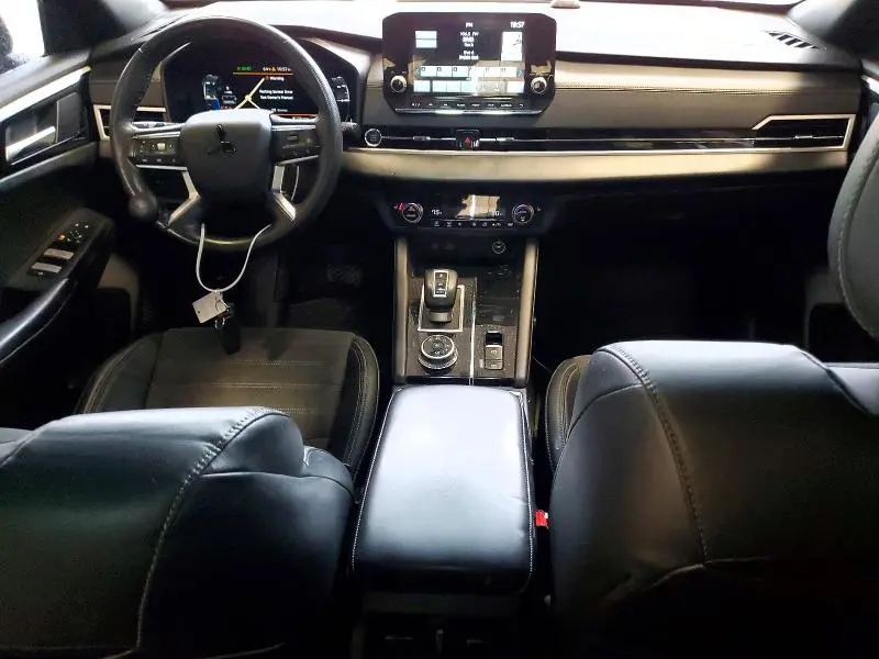 2023 MITSUBISHI OUTLANDER SE  