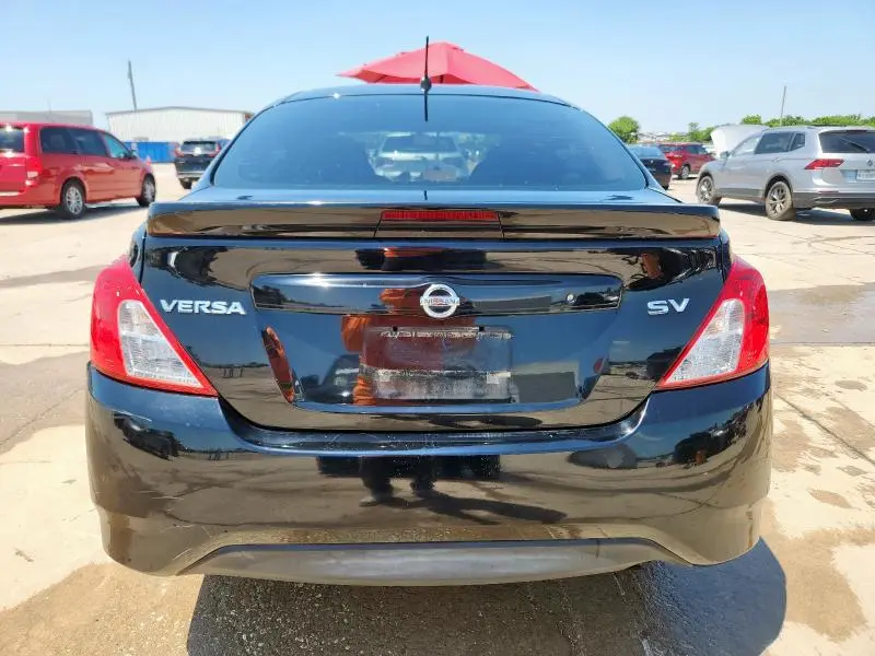 2016 NISSAN VERSA S