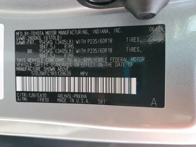 2024 TOYOTA SIENNA XLE  