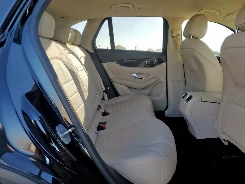 2017 MERCEDES-BENZ GLC 300  