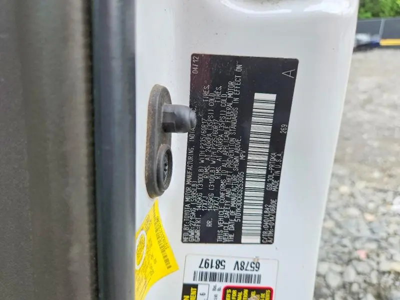 2012 TOYOTA SIENNA XLE 8-PASSENGER  