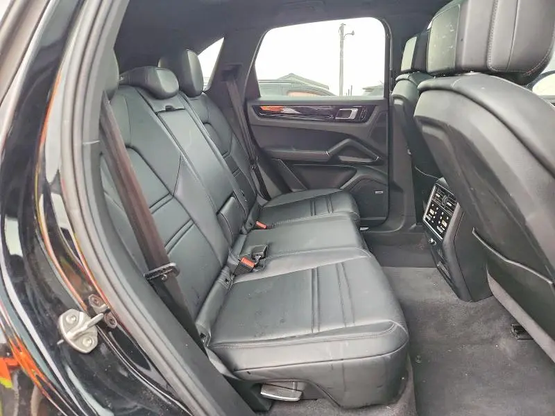 2021 PORSCHE CAYENNE   