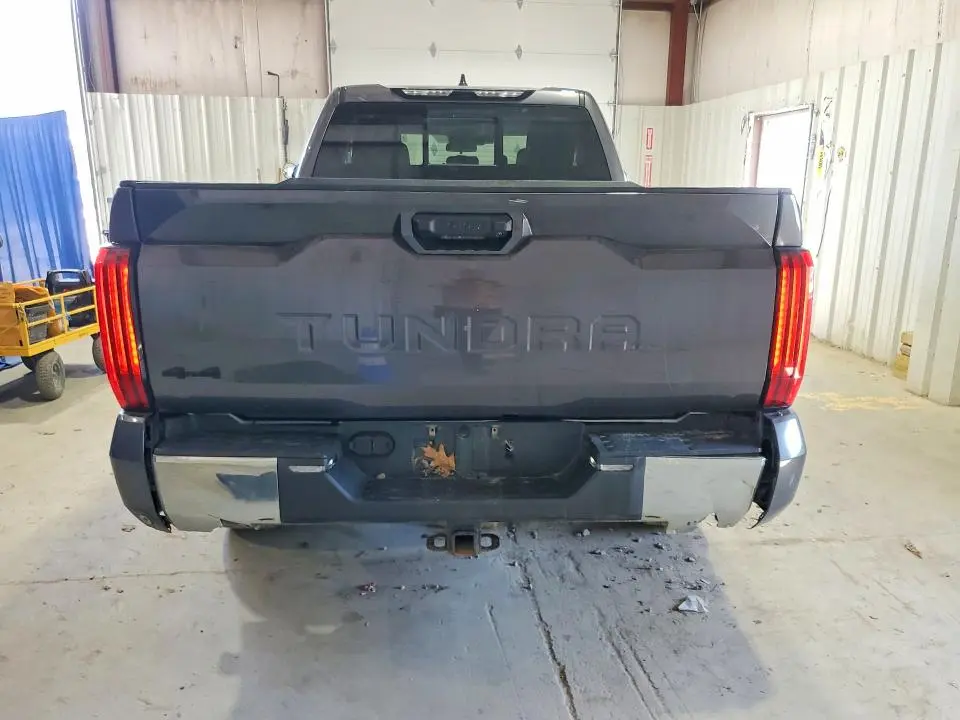 2023 TOYOTA TUNDRA SR5  