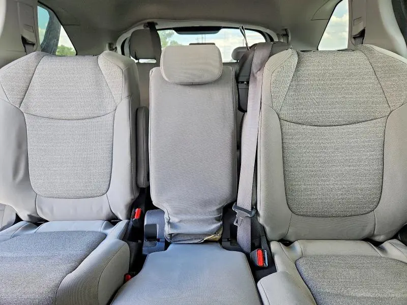 2022 TOYOTA SIENNA LE  