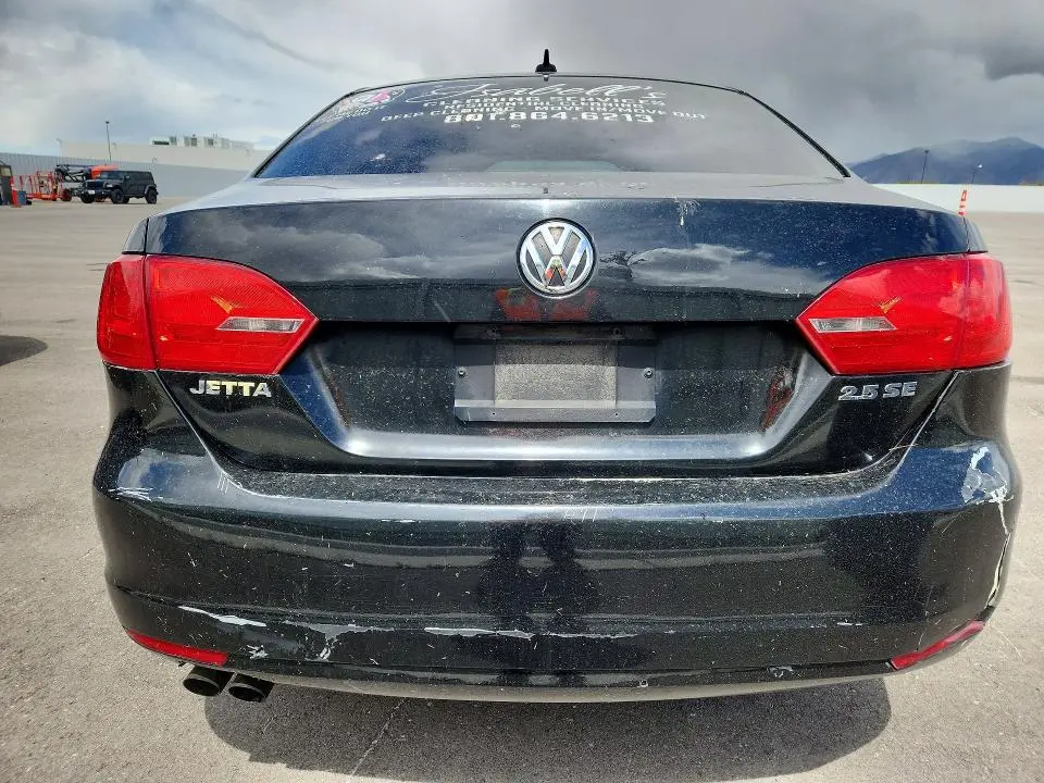 2013 VOLKSWAGEN JETTA SE  