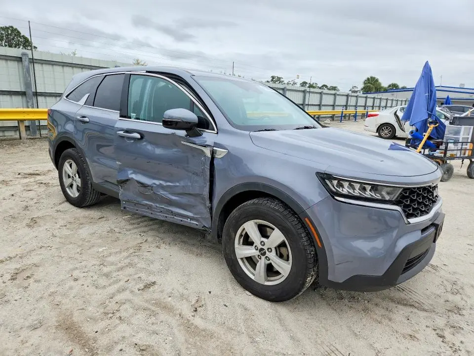 2023 KIA SORENTO LX  