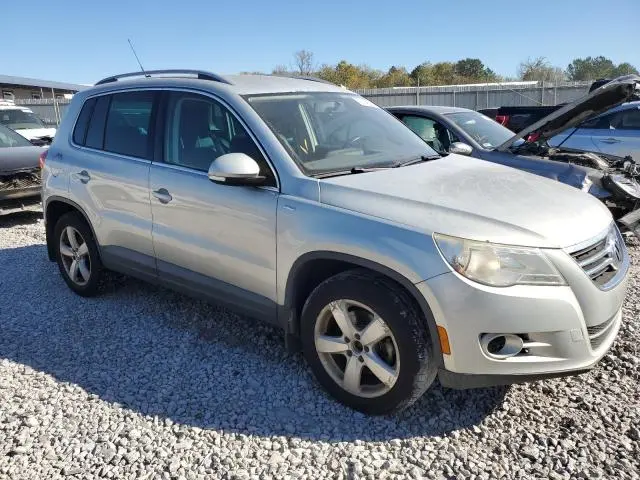 2010 VOLKSWAGEN TIGUAN S  
