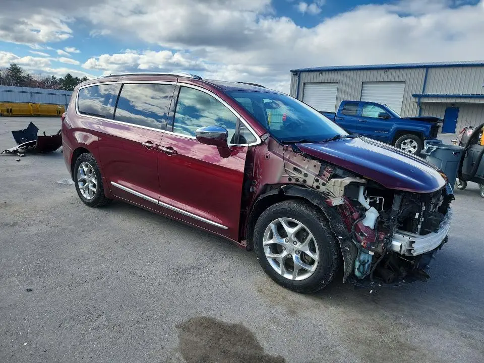 2017 CHRYSLER PACIFICA LIMITED  