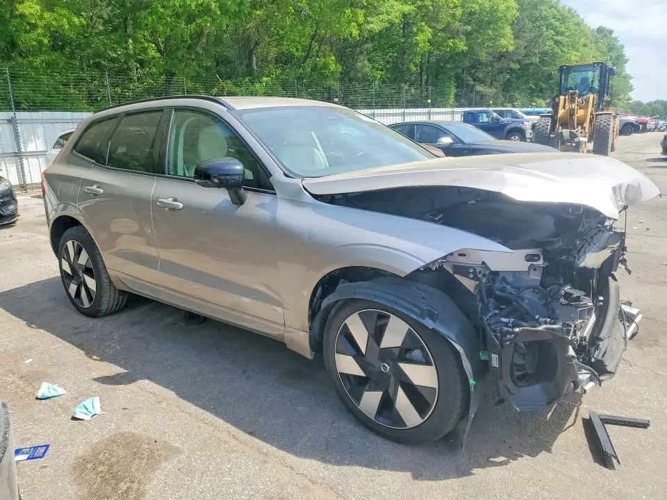 2024 VOLVO XC60 PLUS  