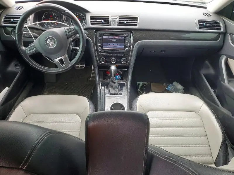 2015 VOLKSWAGEN PASSAT SE  