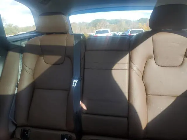 2020 VOLVO XC60 T5 MOMENTUM  