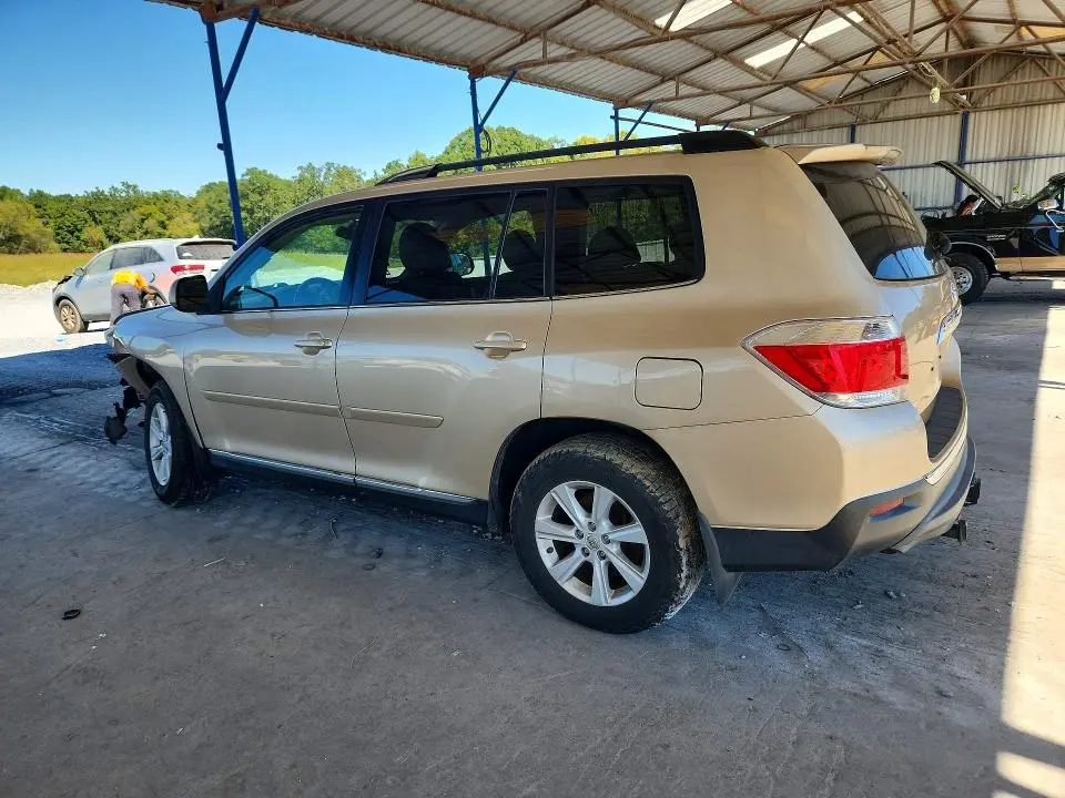 2012 TOYOTA HIGHLANDER SE  