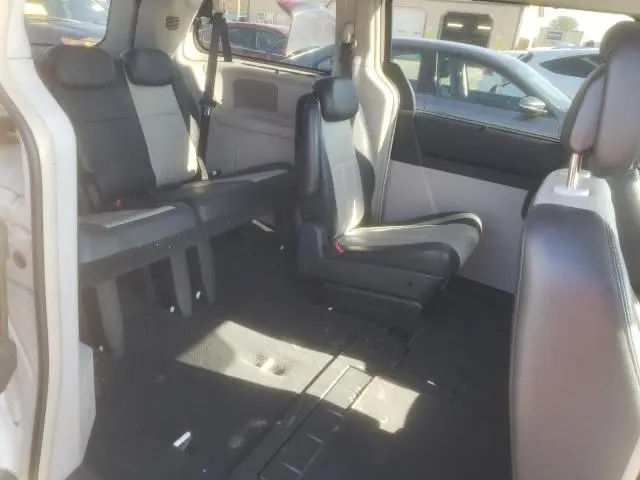 2010 CHRYSLER TOWN & COUNTRY TOURING  