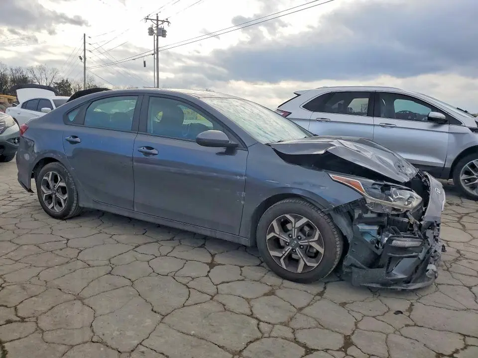 2021 KIA FORTE LXS  