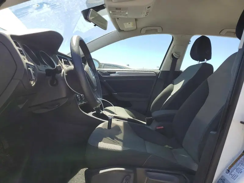 2016 VOLKSWAGEN E-GOLF SE  