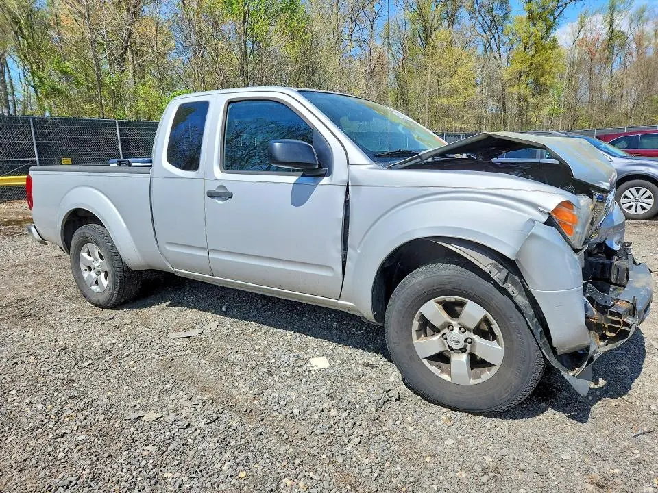 2012 NISSAN FRONTIER SV V6  