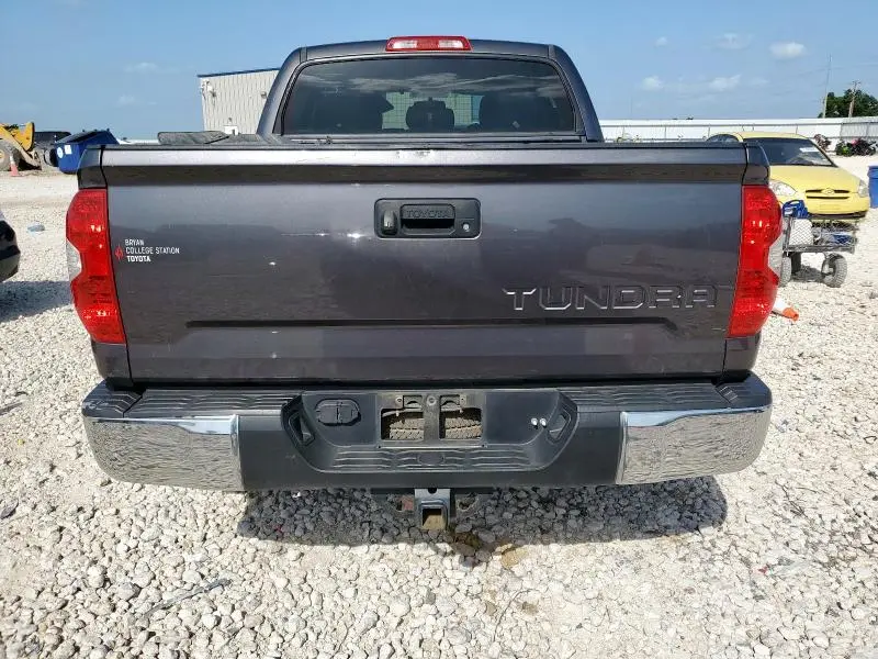 2017 TOYOTA TUNDRA CREWMAX SR5  
