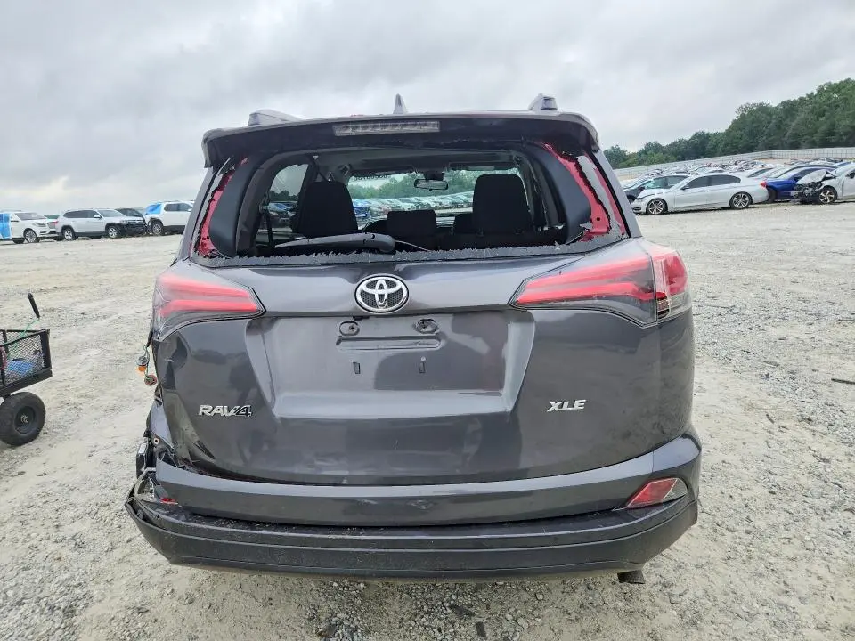 2018 TOYOTA RAV4 XLE  