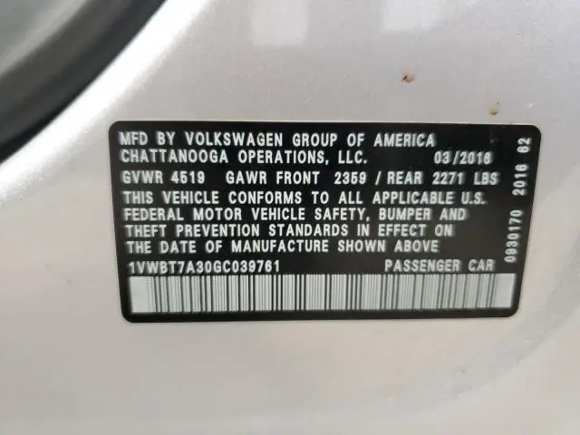 2016 VOLKSWAGEN PASSAT SE  