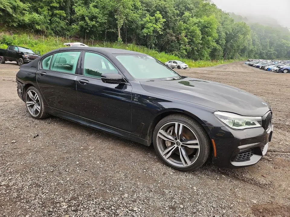 2017 BMW 750 XI  