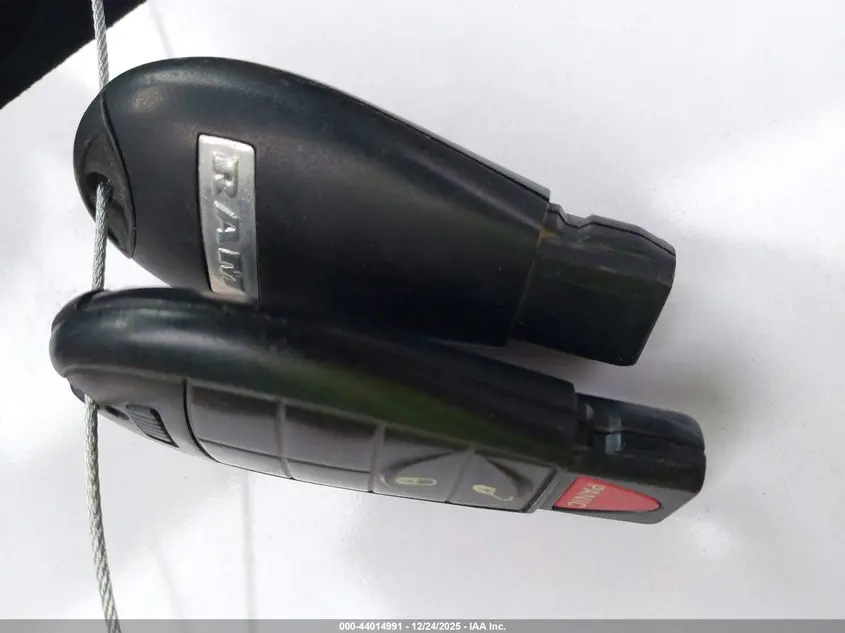 2017 RAM 1500 SLT  4X4 6'4 BOX