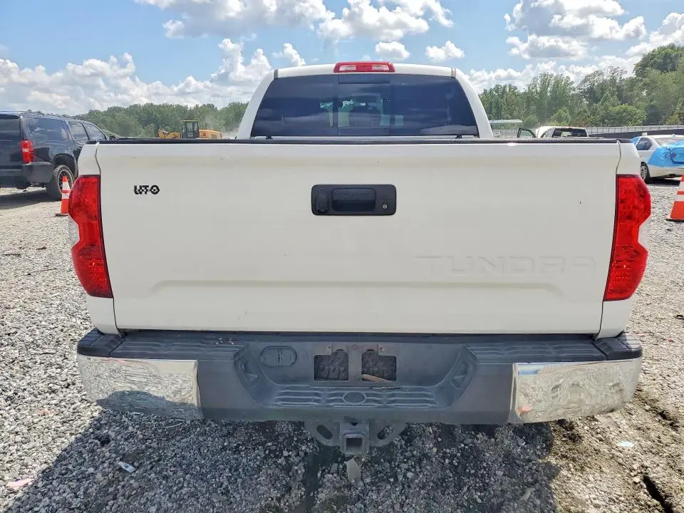 2015 TOYOTA TUNDRA SR5  