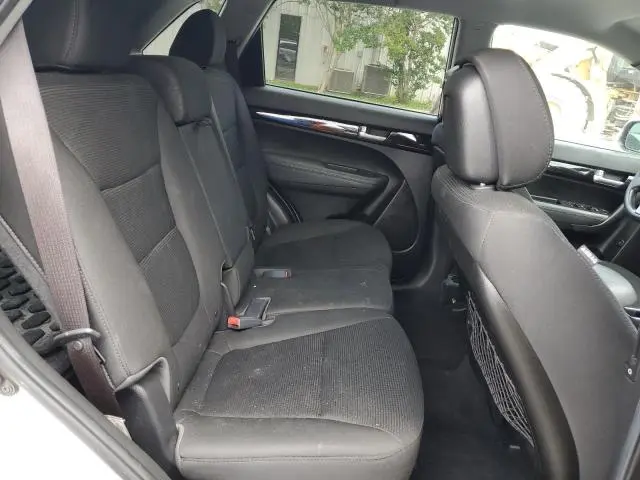 2014 KIA SORENTO LX  