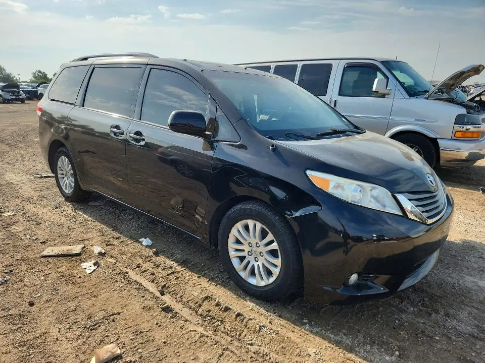 2011 TOYOTA SIENNA XLE 8-PASSENGER  