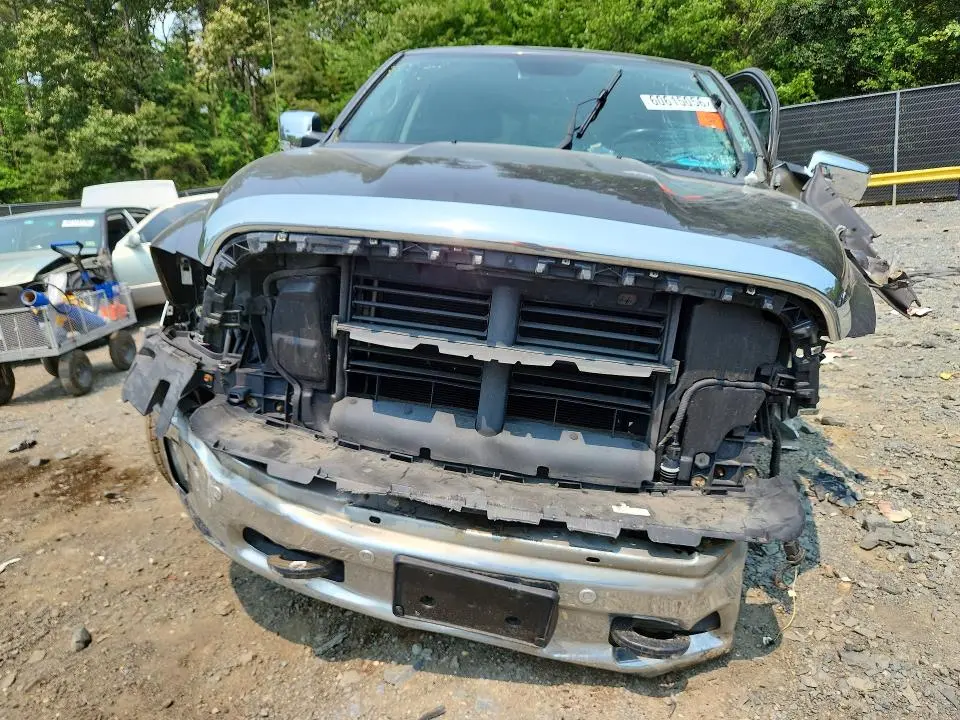 2015 RAM 1500 LARAMIE  