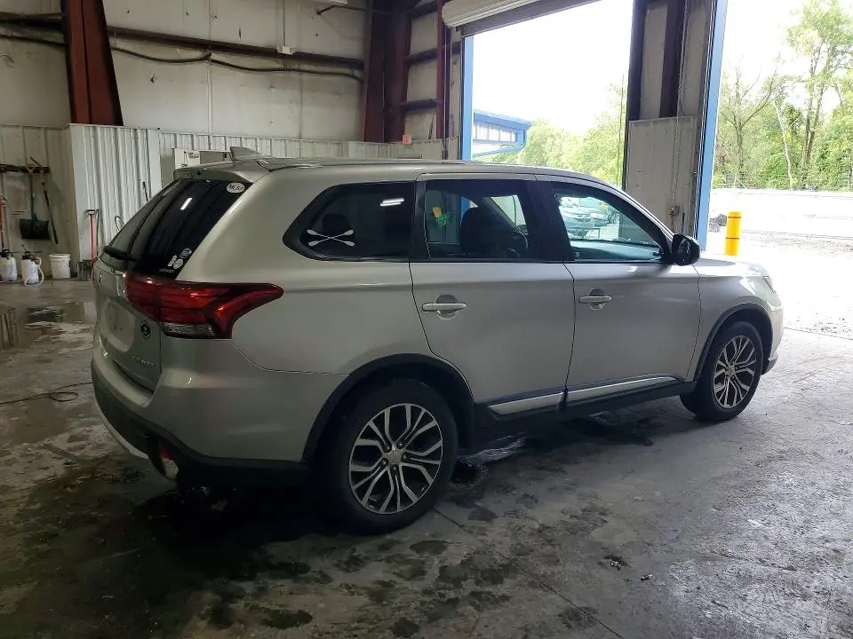 2018 MITSUBISHI OUTLANDER SE  