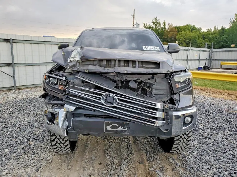 2018 TOYOTA TUNDRA CREWMAX SR5  