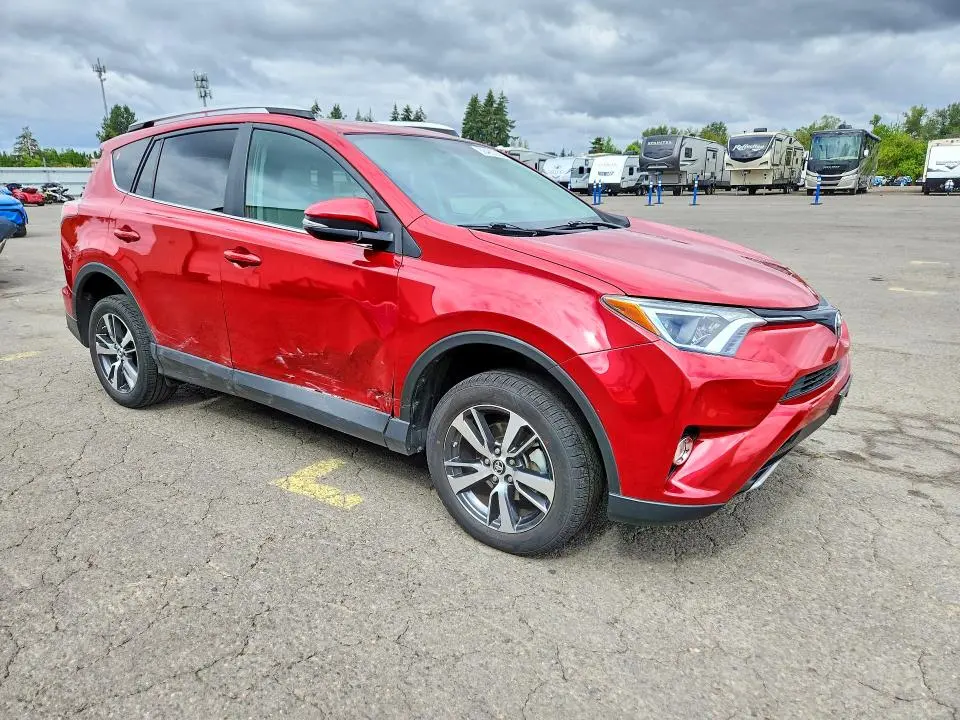 2016 TOYOTA RAV4 XLE  