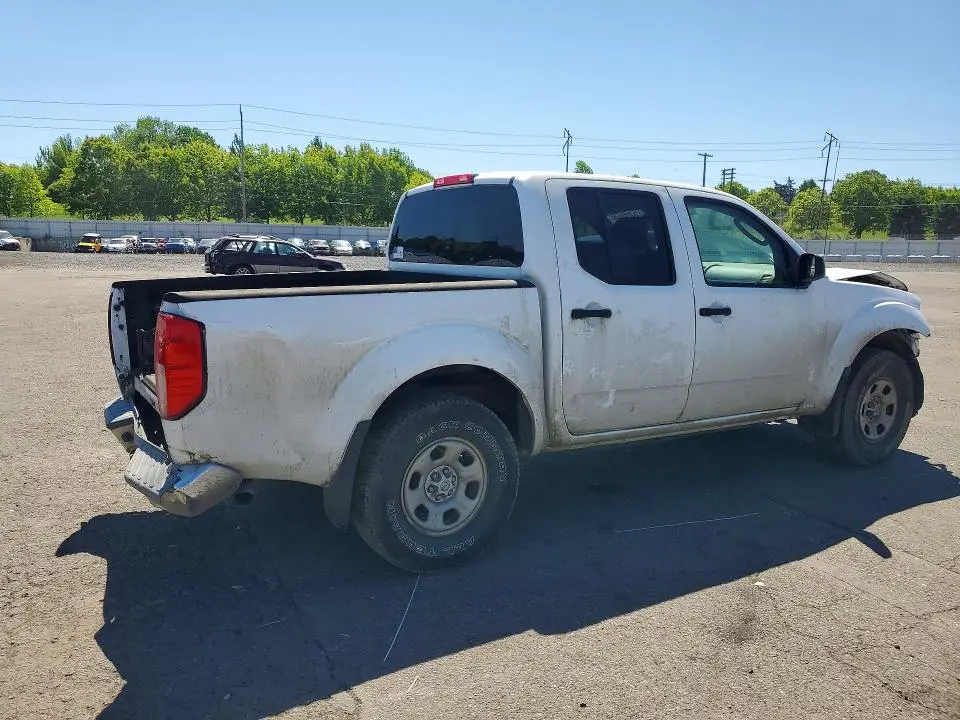 2011 NISSAN FRONTIER S  