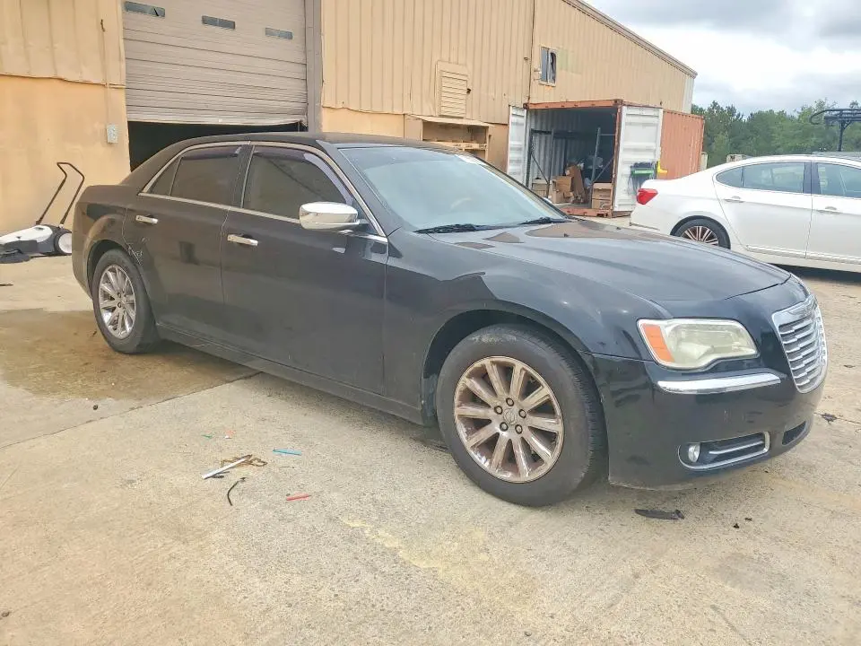 2013 CHRYSLER 300   