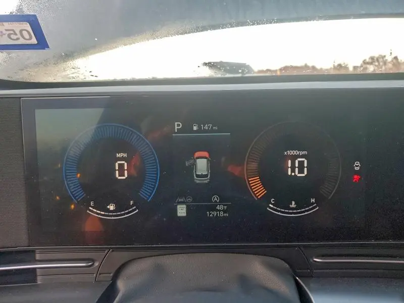 2025 HYUNDAI KONA SE  