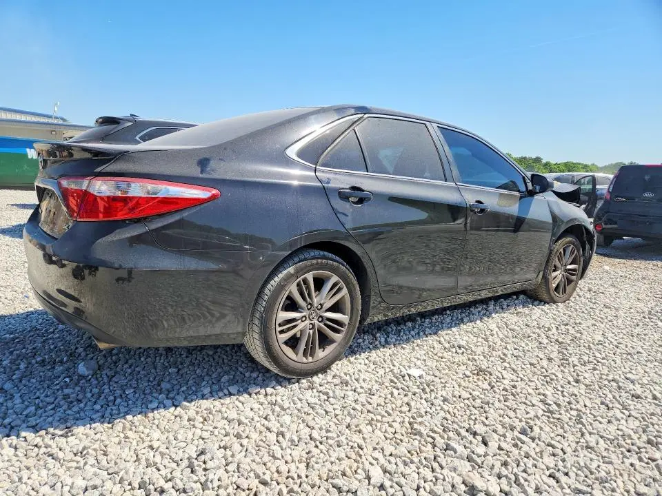 2017 TOYOTA CAMRY SE  