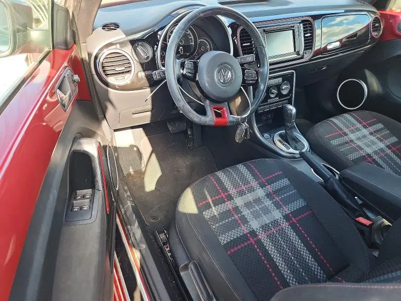 2017 VOLKSWAGEN BEETLE S/SE  