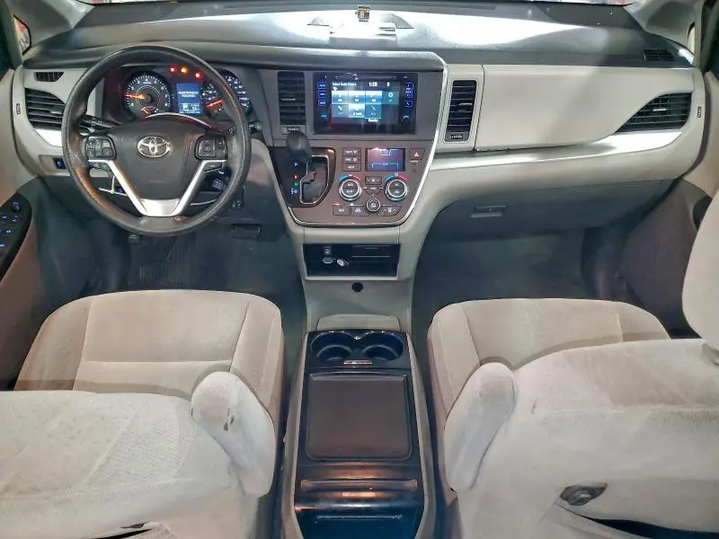 2015 TOYOTA SIENNA LE  