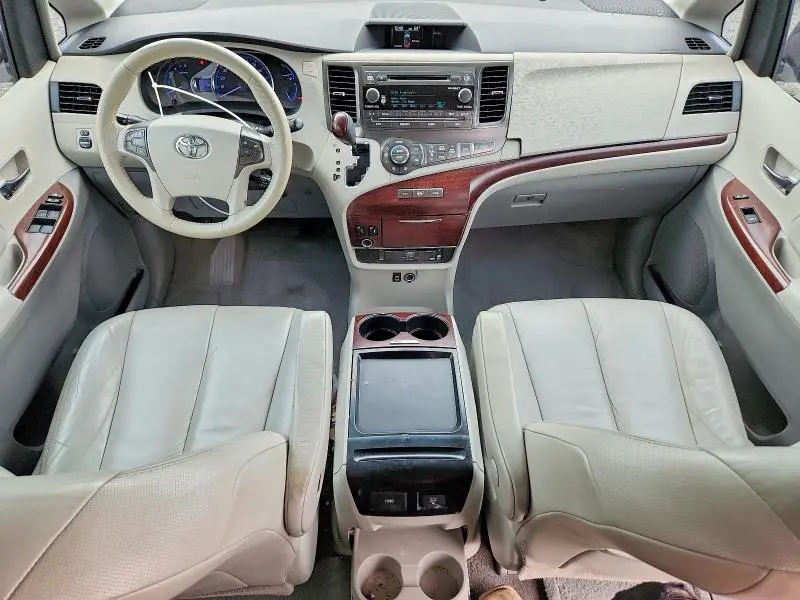 2011 TOYOTA SIENNA XLE 8-PASSENGER  