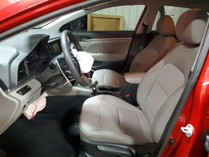 2019 HYUNDAI ELANTRA SE  