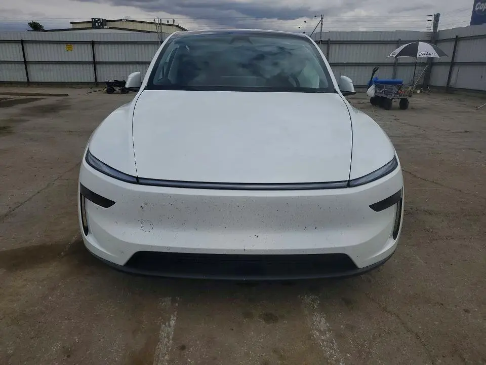2026 TESLA MODEL Y   