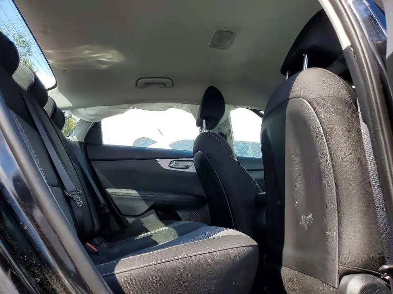 2022 KIA FORTE FE  