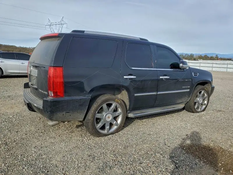 2013 CADILLAC ESCALADE LUXURY  
